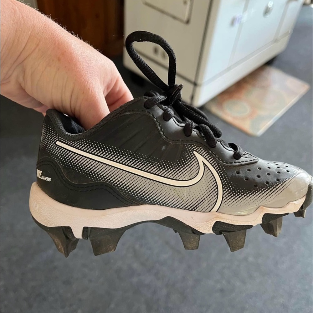 Toddler 10C Nike Diamond Black and White Baseball Cleats